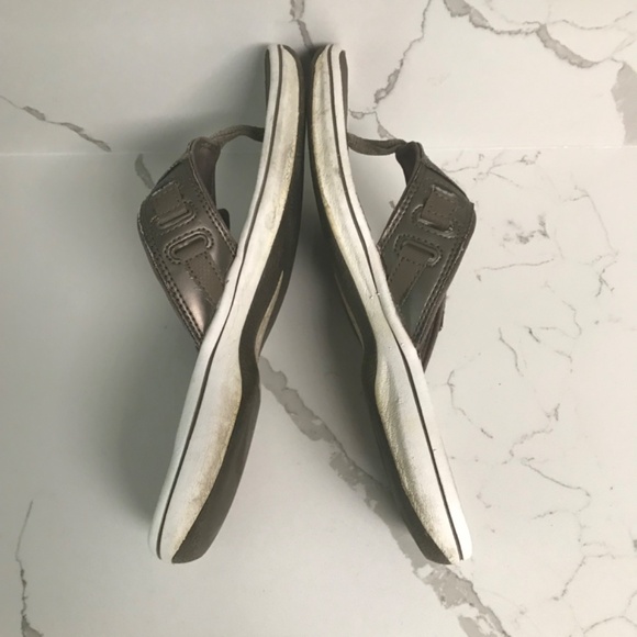 Clarks Flip Flop Sandal Toe Post Metallic Bronze US 6 - Picture 5 of 5
